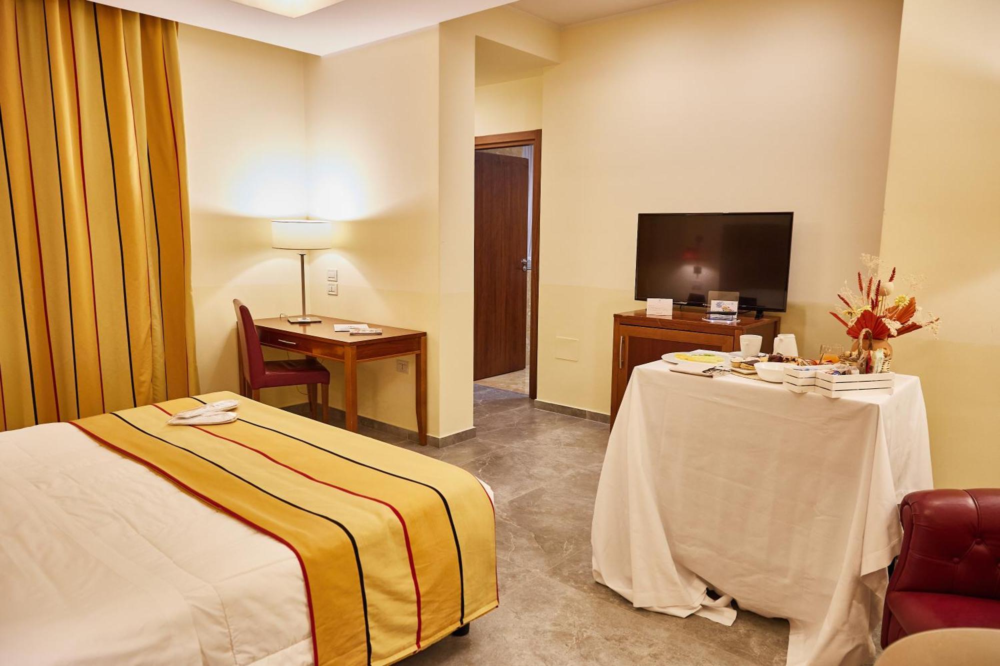 Appia Antica Hotel Корато Экстерьер фото