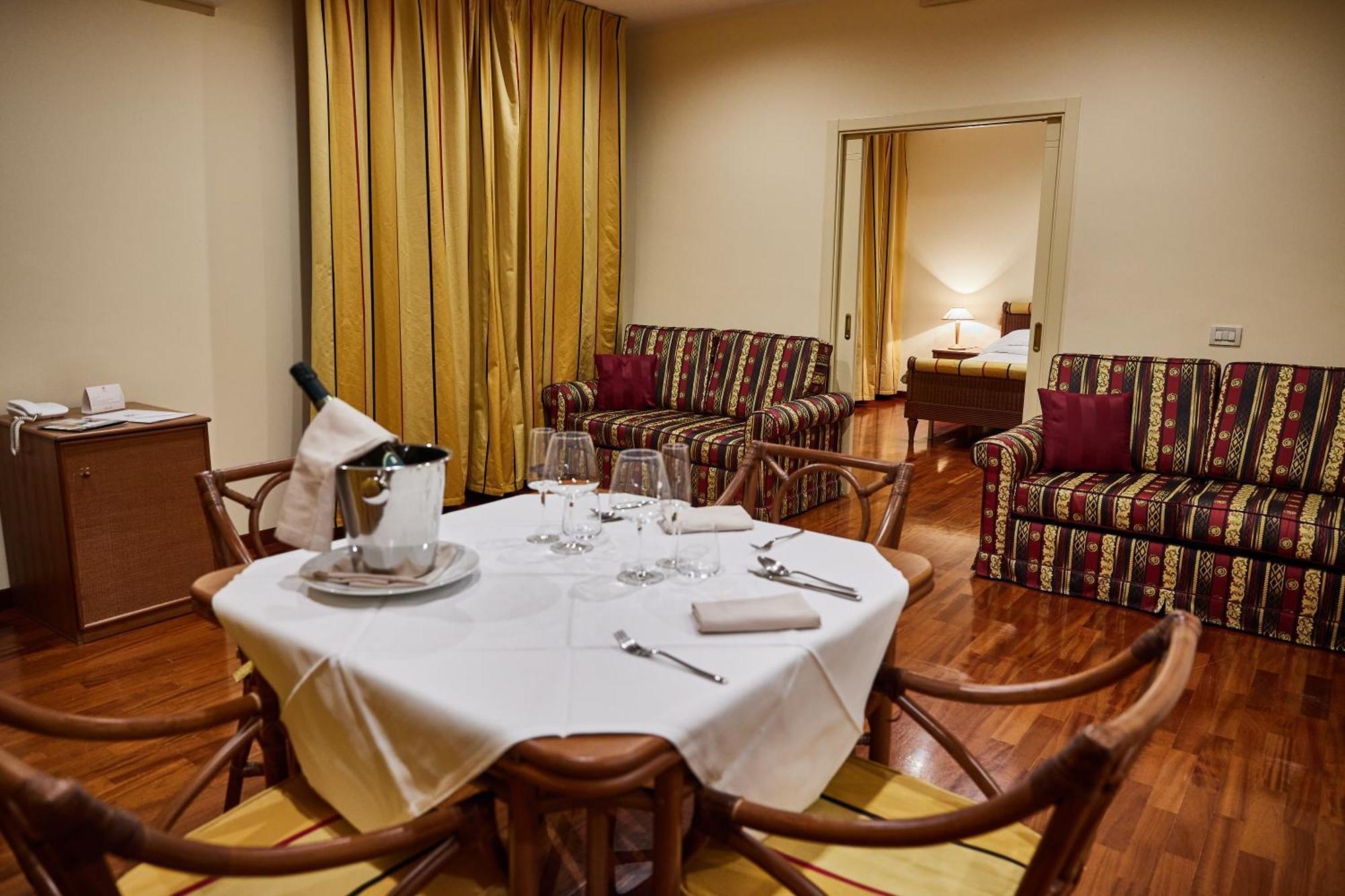 Appia Antica Hotel Корато Экстерьер фото